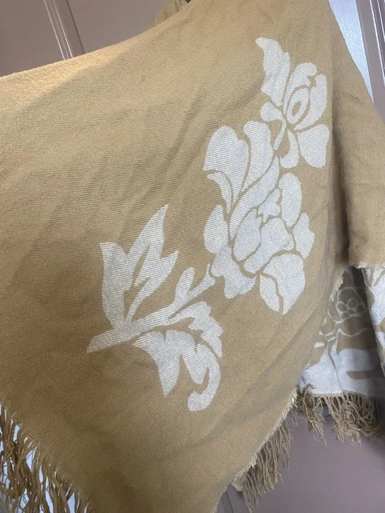 29 Palms Tan Floral Fringe Wrap Poncho (Reversible) - Picture 7 of 7